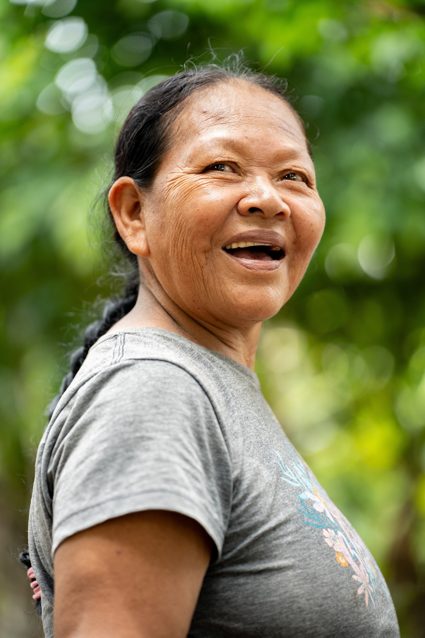 Onanya and Shaman-Healer Celinda in the jungle