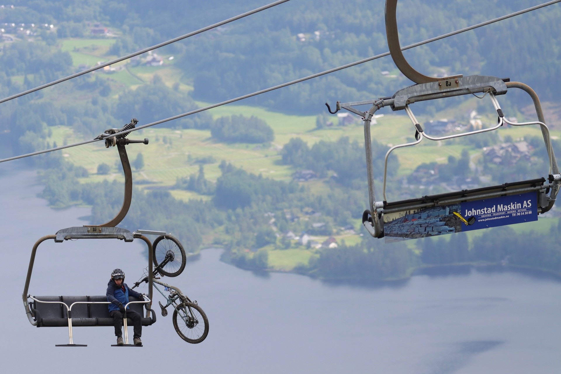 Ekstremsportveko or ‘Veko’ is a week-long festival celebrating adventure, music, and culture in Voss. From action-packed days to nights filled with concerts and parties, Veko brings people together from all over the world.