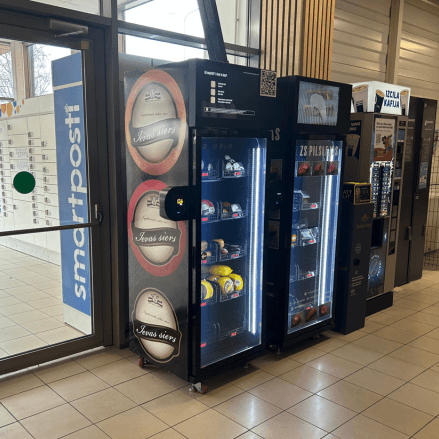 IEVAS SIERS produkcijas automāts ar WEIMI ledusskapi Imantas tirgū, Rīgā