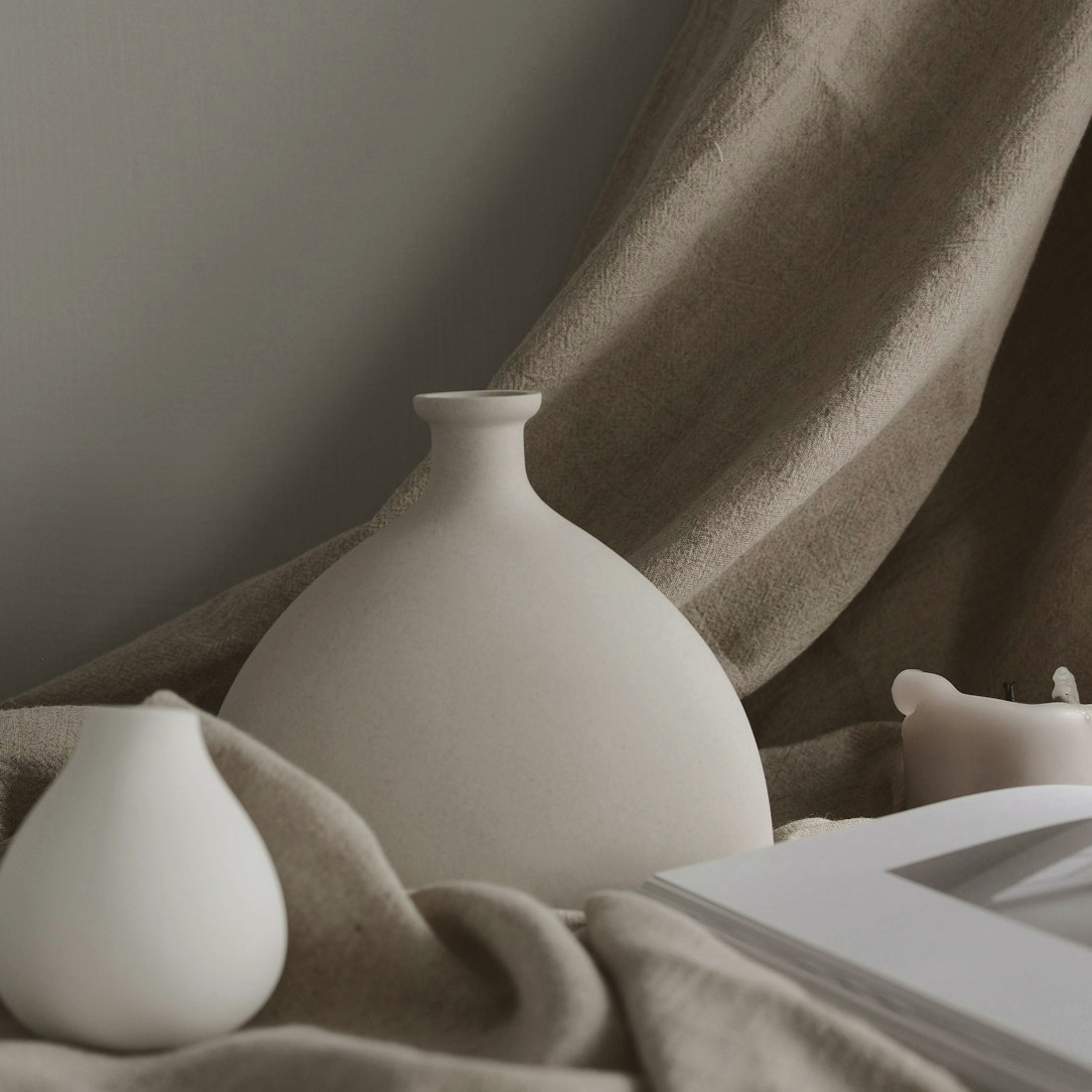 Material detail of the Vessel No. 4: stoneware, ash glaze