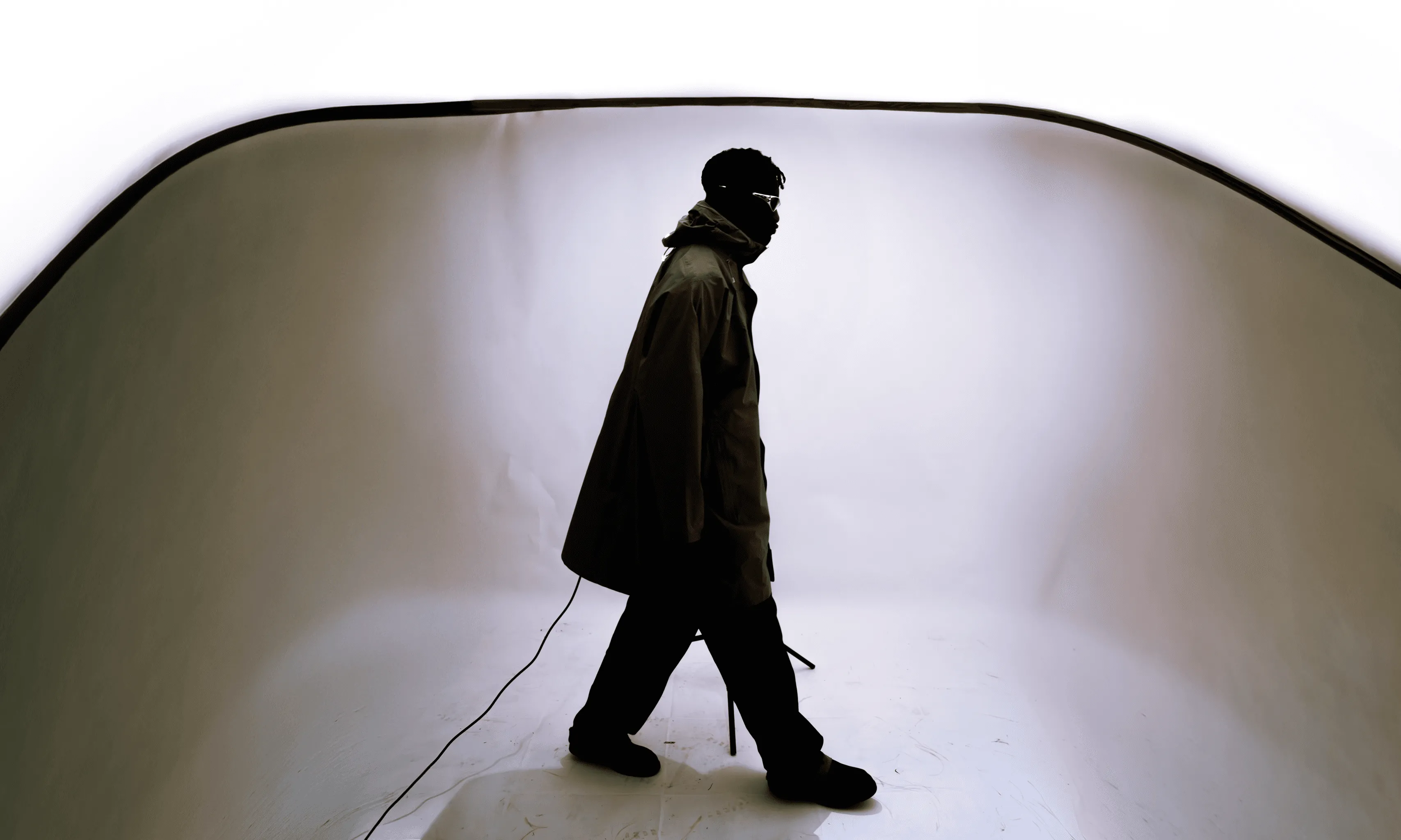 Direction artistique et photographie de mode brute d'extérieur pour le Content Lab de Retsef.