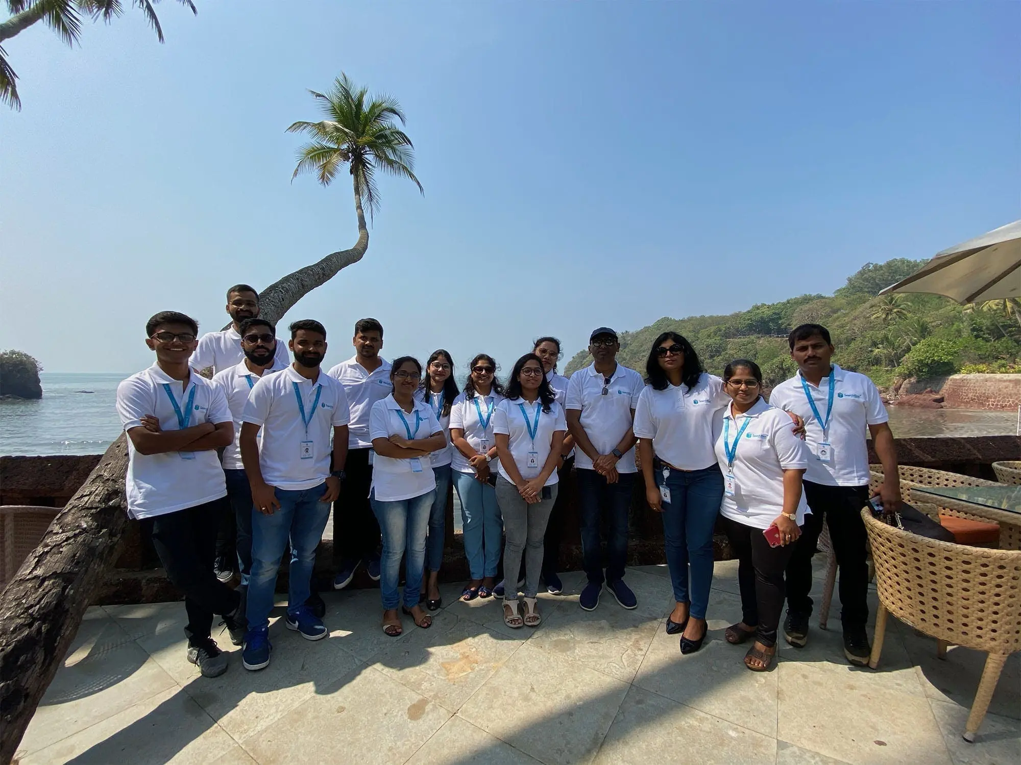 SearchBlox team group photo outdoors