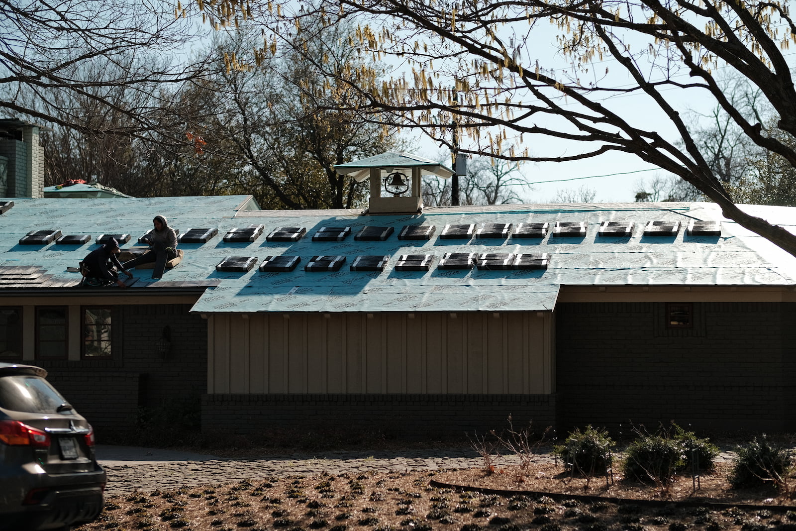 Side of home in Kessler Parkway