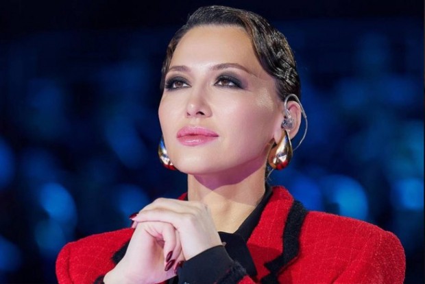 image of singer