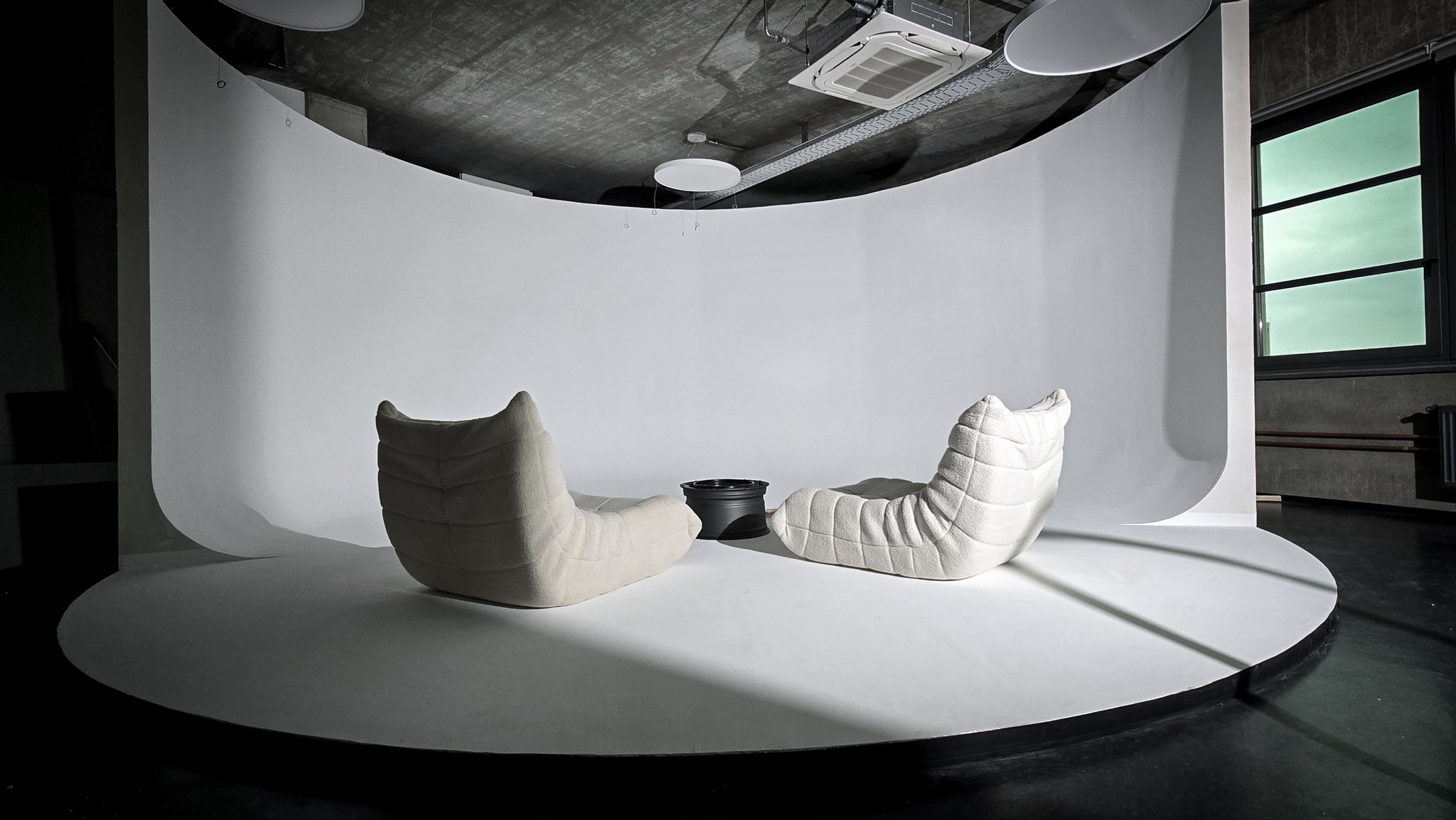 Infinity Booth Cyclorama-Hohlkehle für Video und Foto Produktionen und Projection Mapping