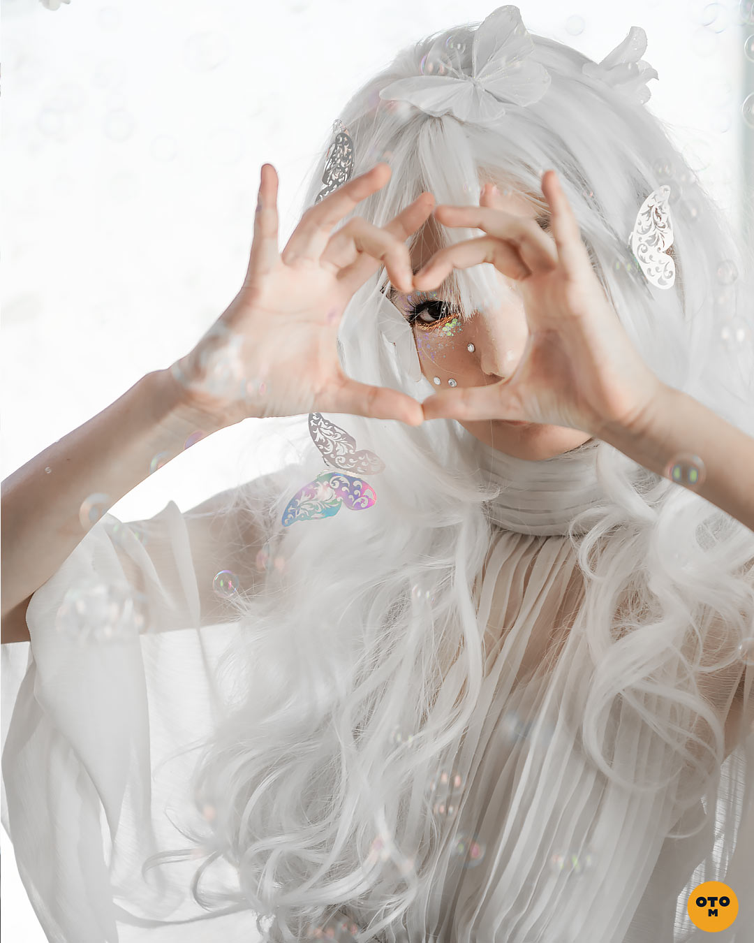 Heart shape hands, creative portrait photography by otrominuto. Nikon