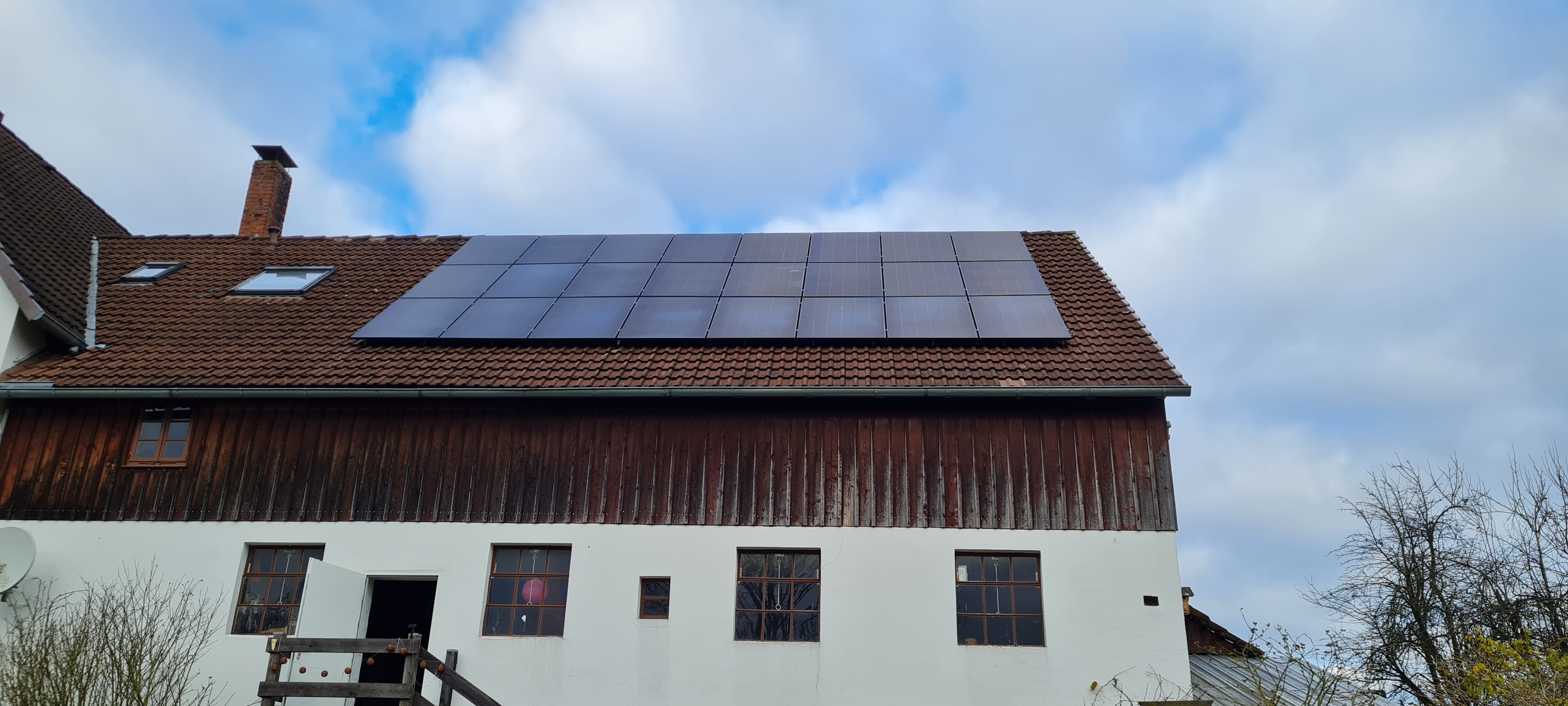 Dach mit PV-Anlage in Vahlbruch