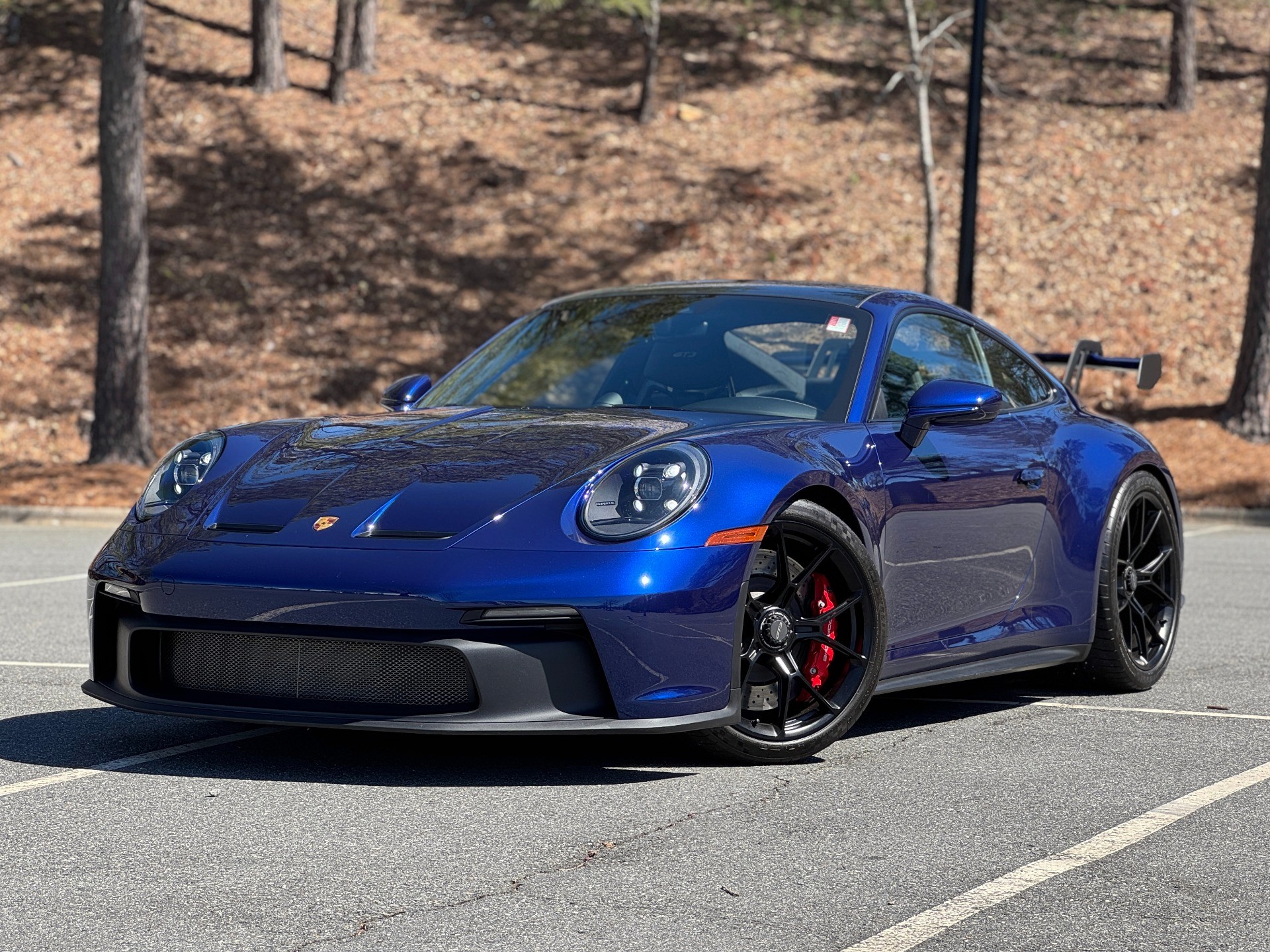 people near TAj Mahal