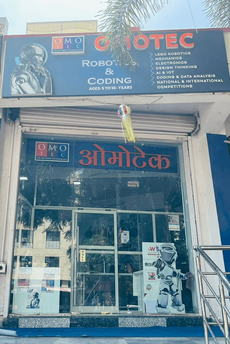 white umbrella on seashore