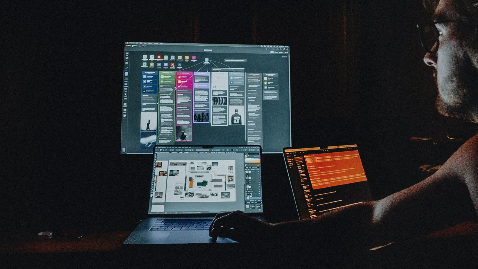 Moos showing digital assets on a laptop