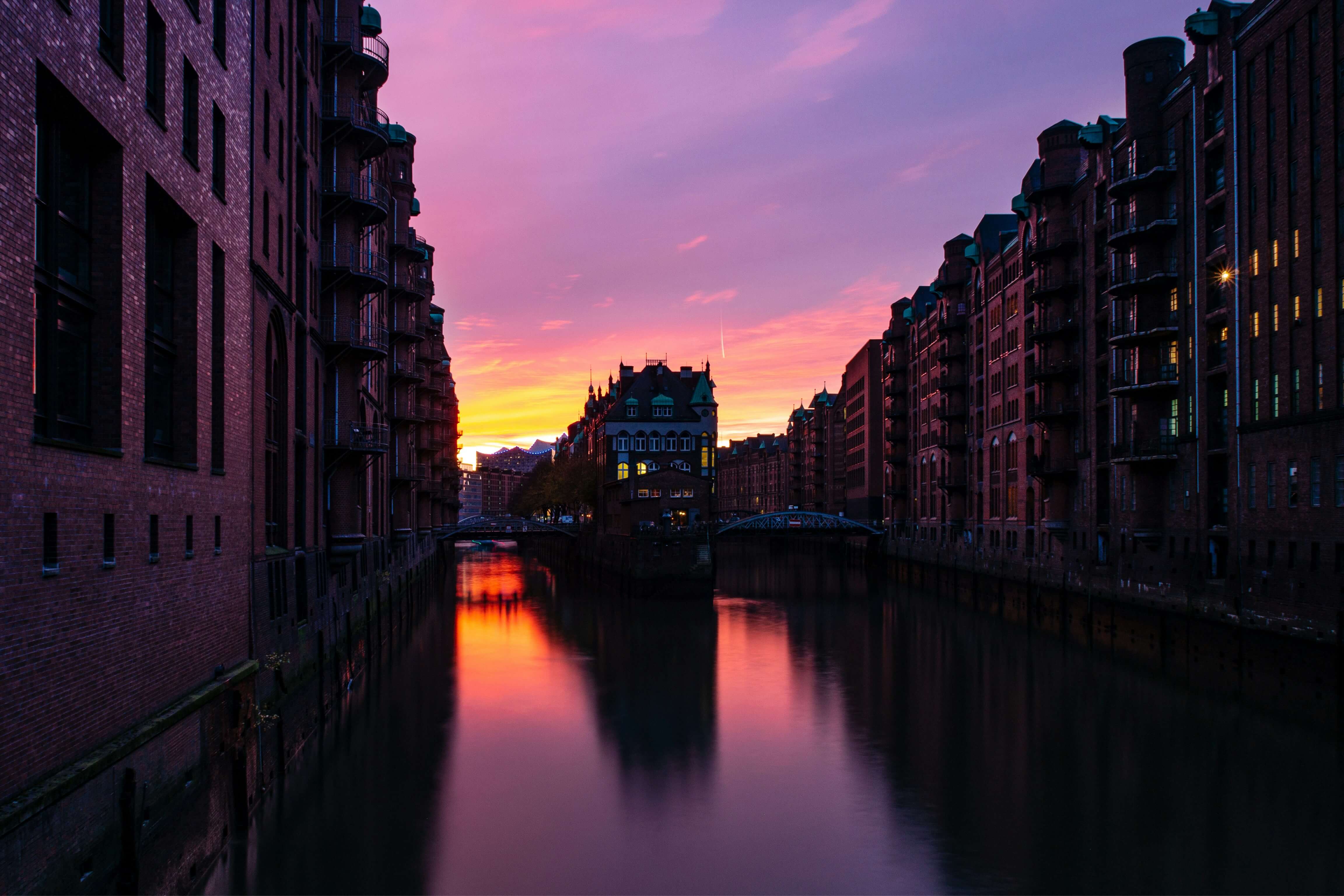 Hafencity bei Sonnenuntergang