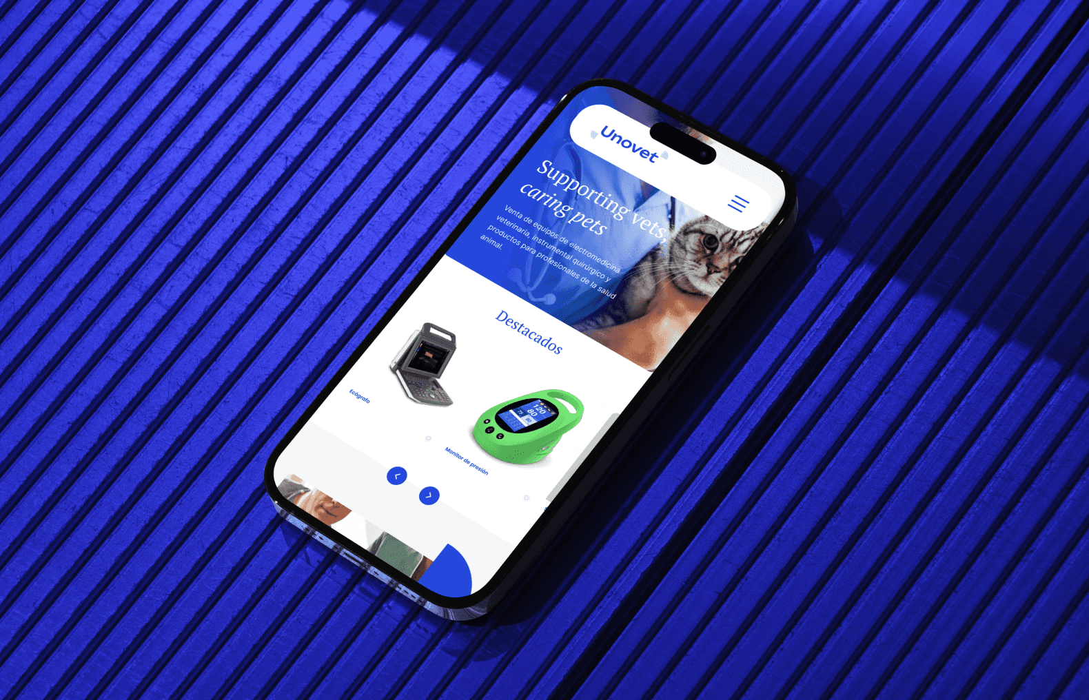 Logotipo formado por las palabras weuta en blanco sobre fondo naranja corporativo.