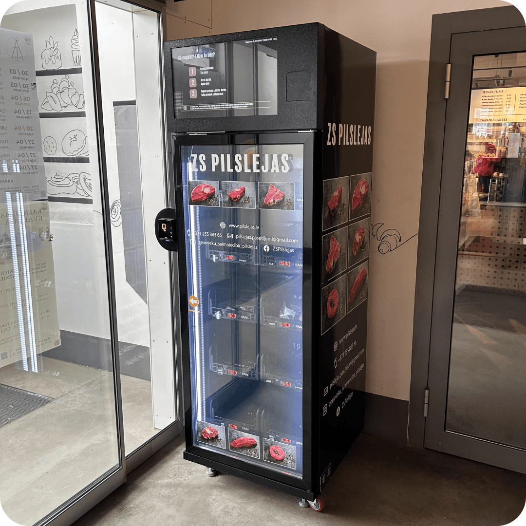 ZS PILSLEJAS steiku tirdzniecības automāts ar WEIMI ledusskapi Āgenskalna tirgū, Rīgā