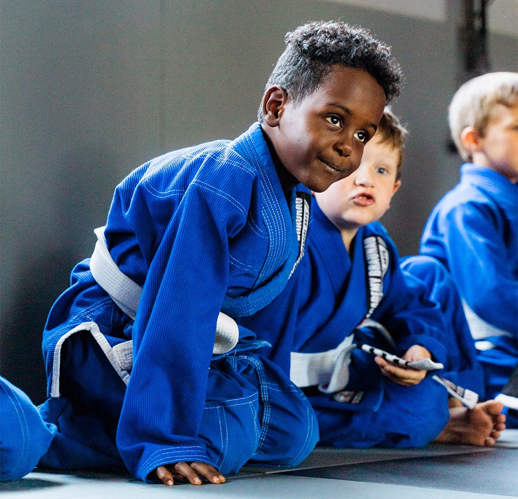 flow-factory-kids-and-teens-stärke-bauen-charakter-formen-kampfsport-in-braunau-kampfsport-in-braunau