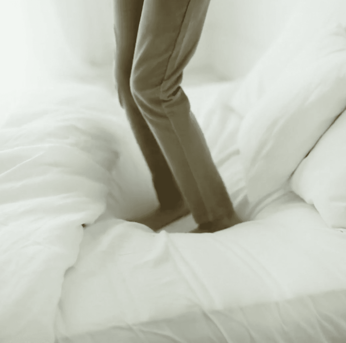 Soft bedding with minimalist stitching, reflecting Nilkamal Sleep’s premium comfort