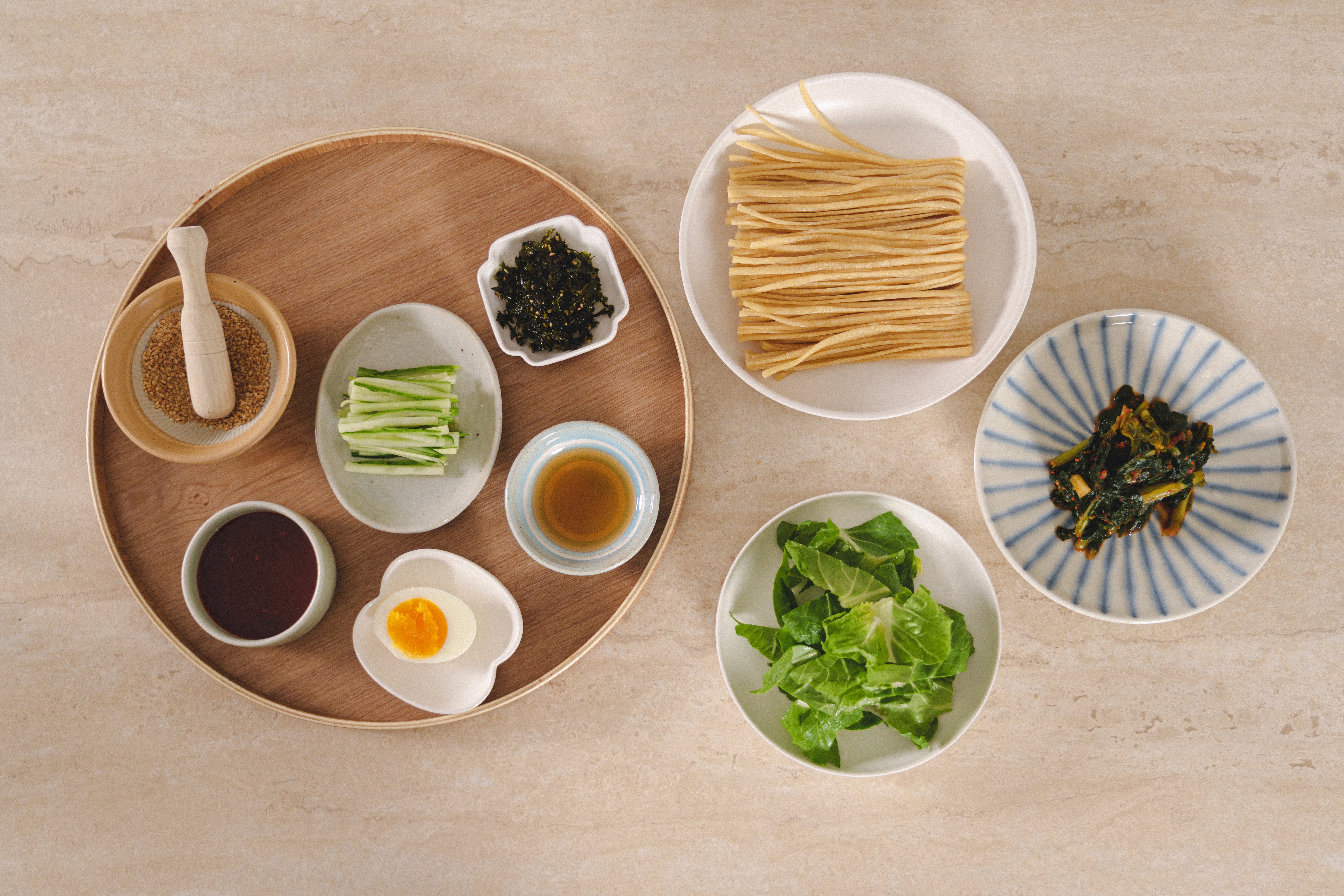 비빔국수를 위한 재료 이미지