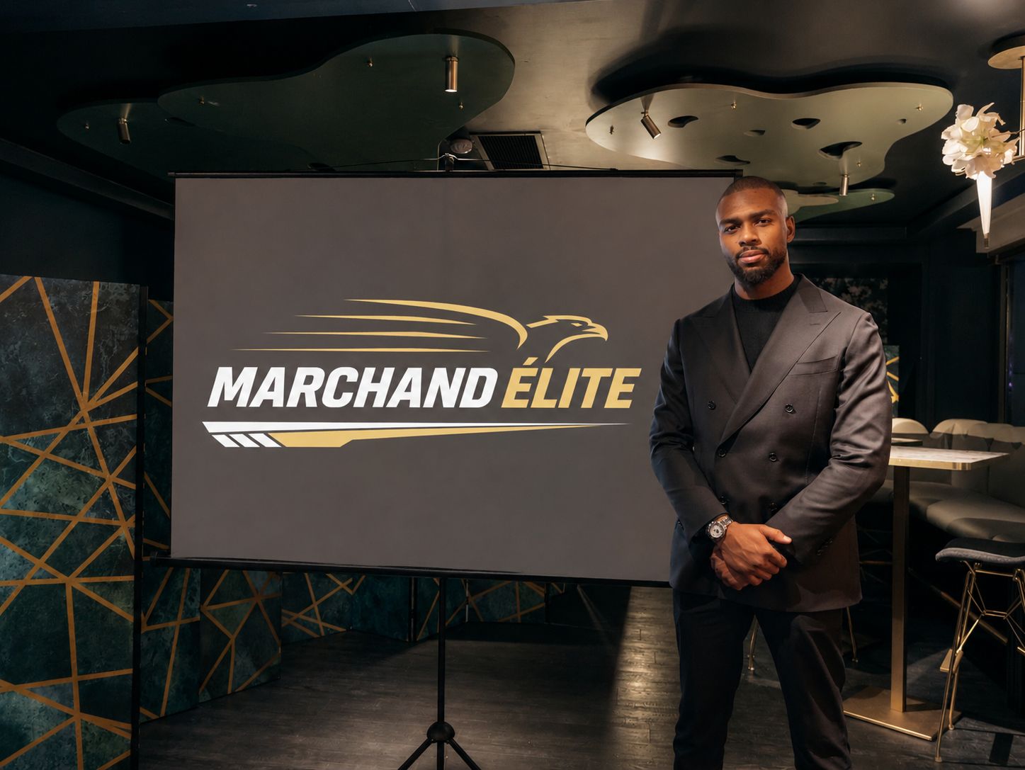 Fondateur devant l’écran Marchand Élite