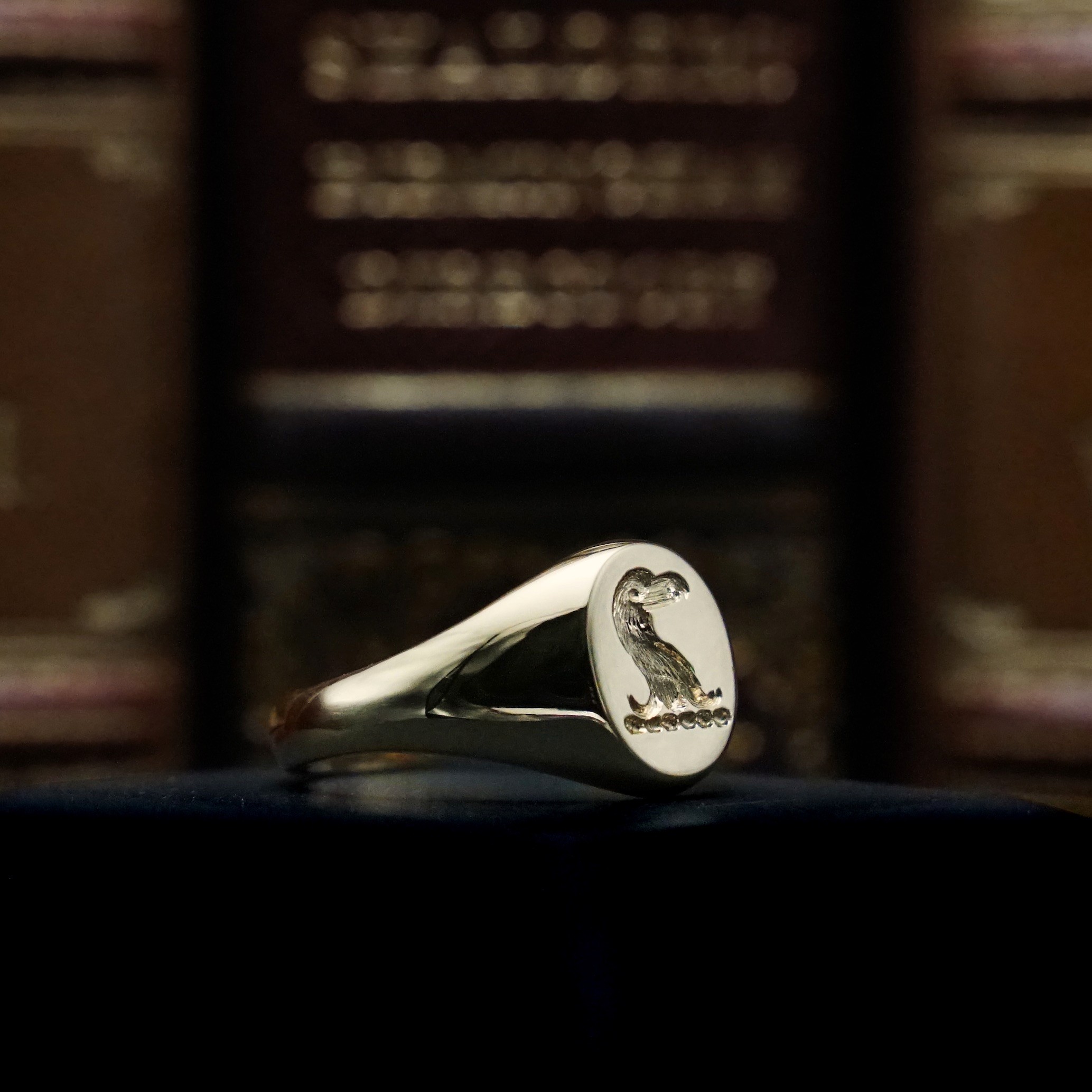 gold oval ladies signet ring