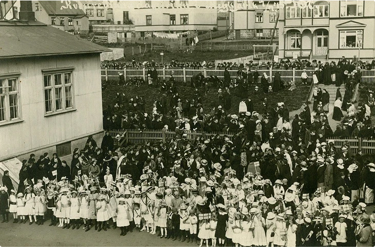 The Right to  Vote & to Lead