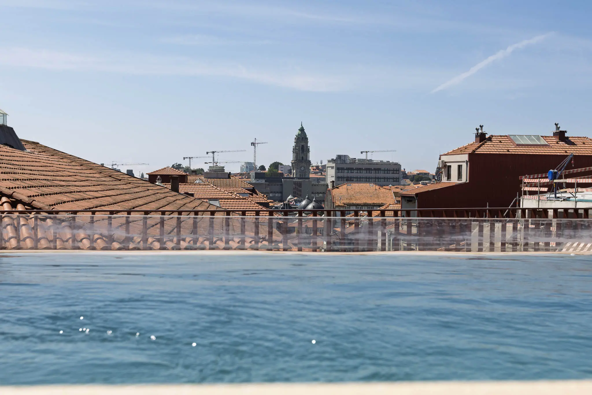 A photograph of Formosa Apartments rooftop in Porto, Portugal. A project by Âncora Investments.