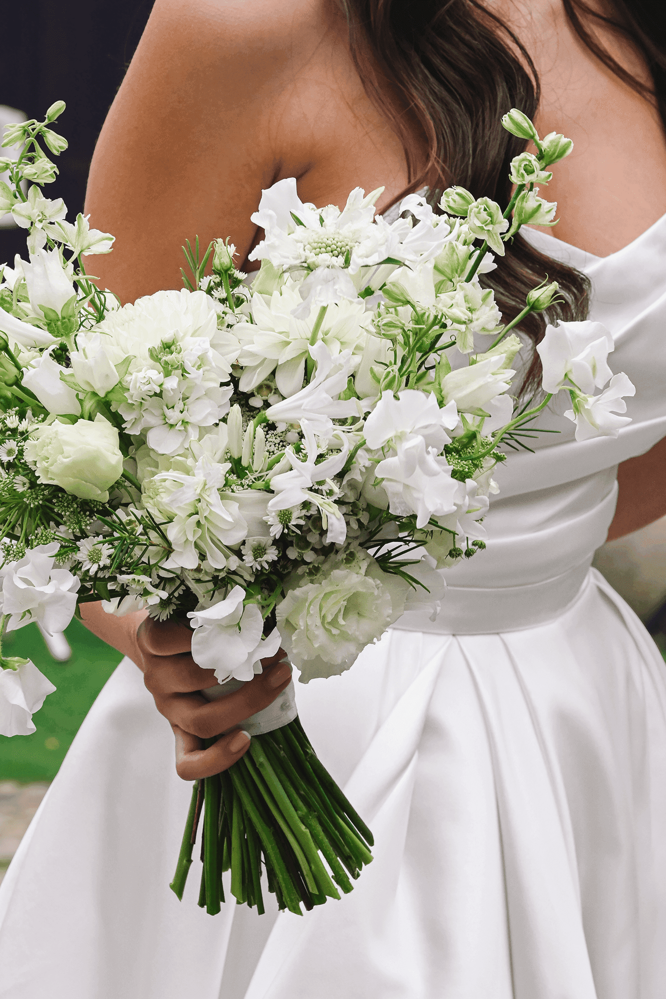 couple kissing on stairs