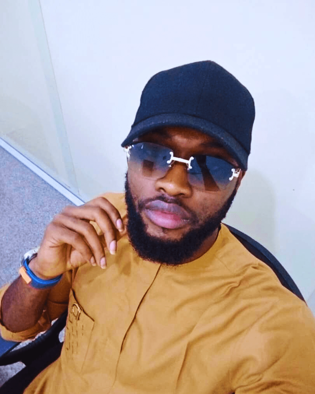 About Me photo Emmanuel Chibueze a Graphic design, Digital Marketer, Social Media Specialist