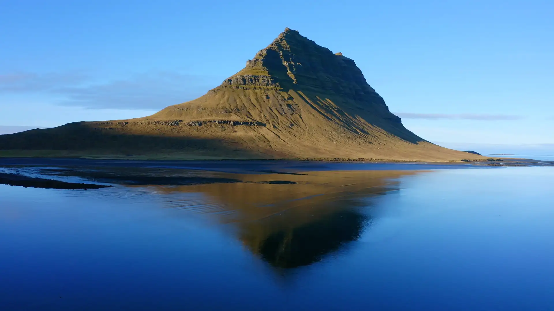 Side scroll video of the Atlantic Ridge