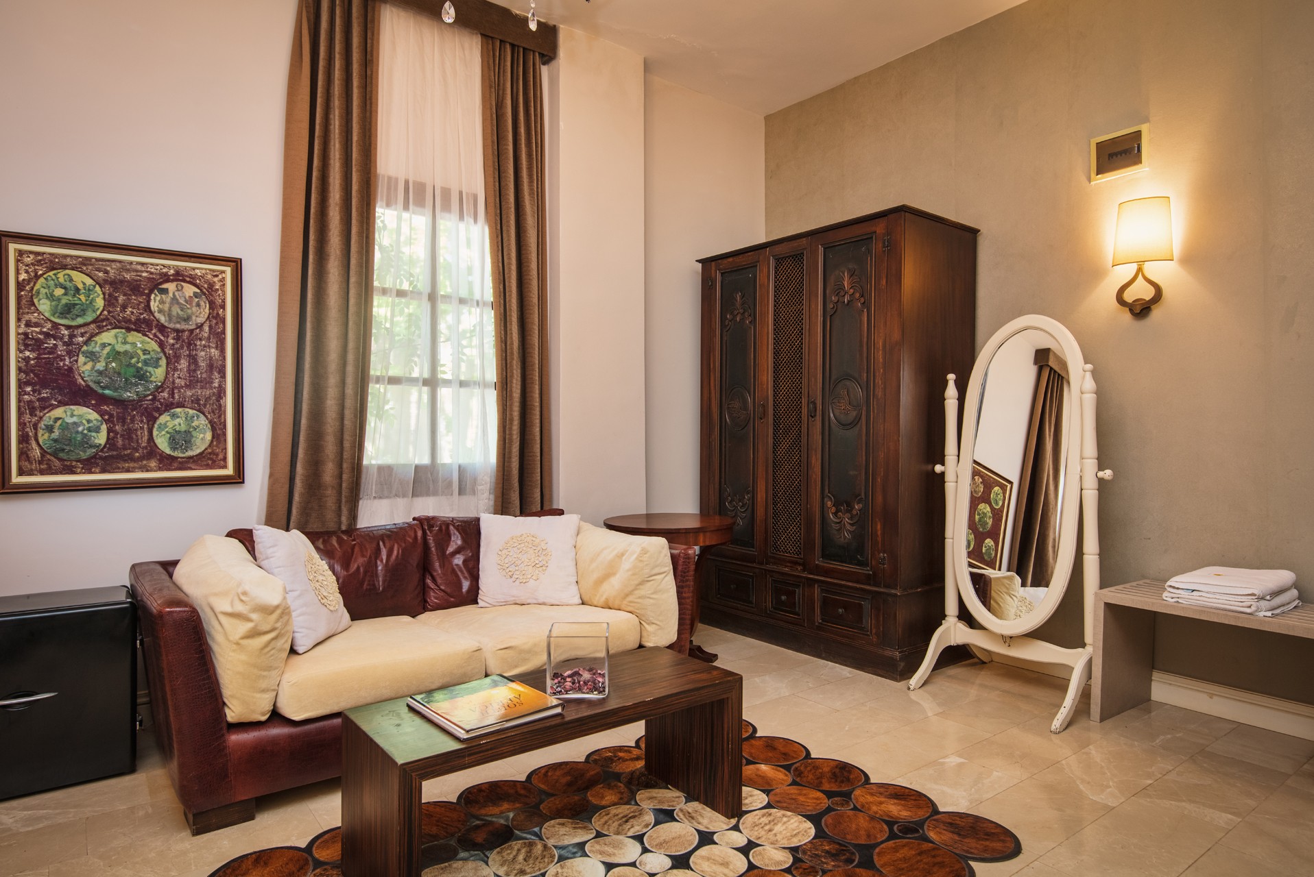 the private hot tub on the balcony, modern design with clean lines and natural materials.