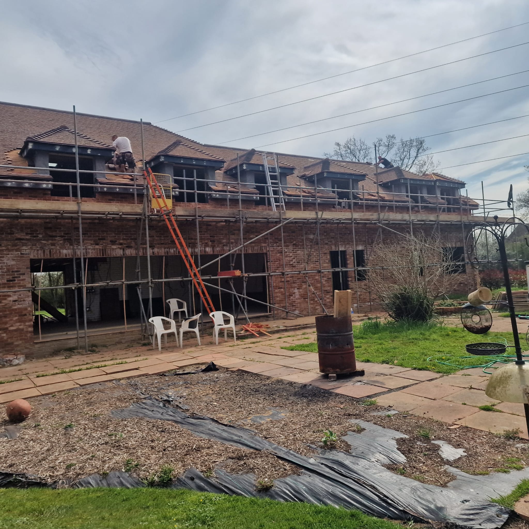 woman wearing pink t-shirt during daytime