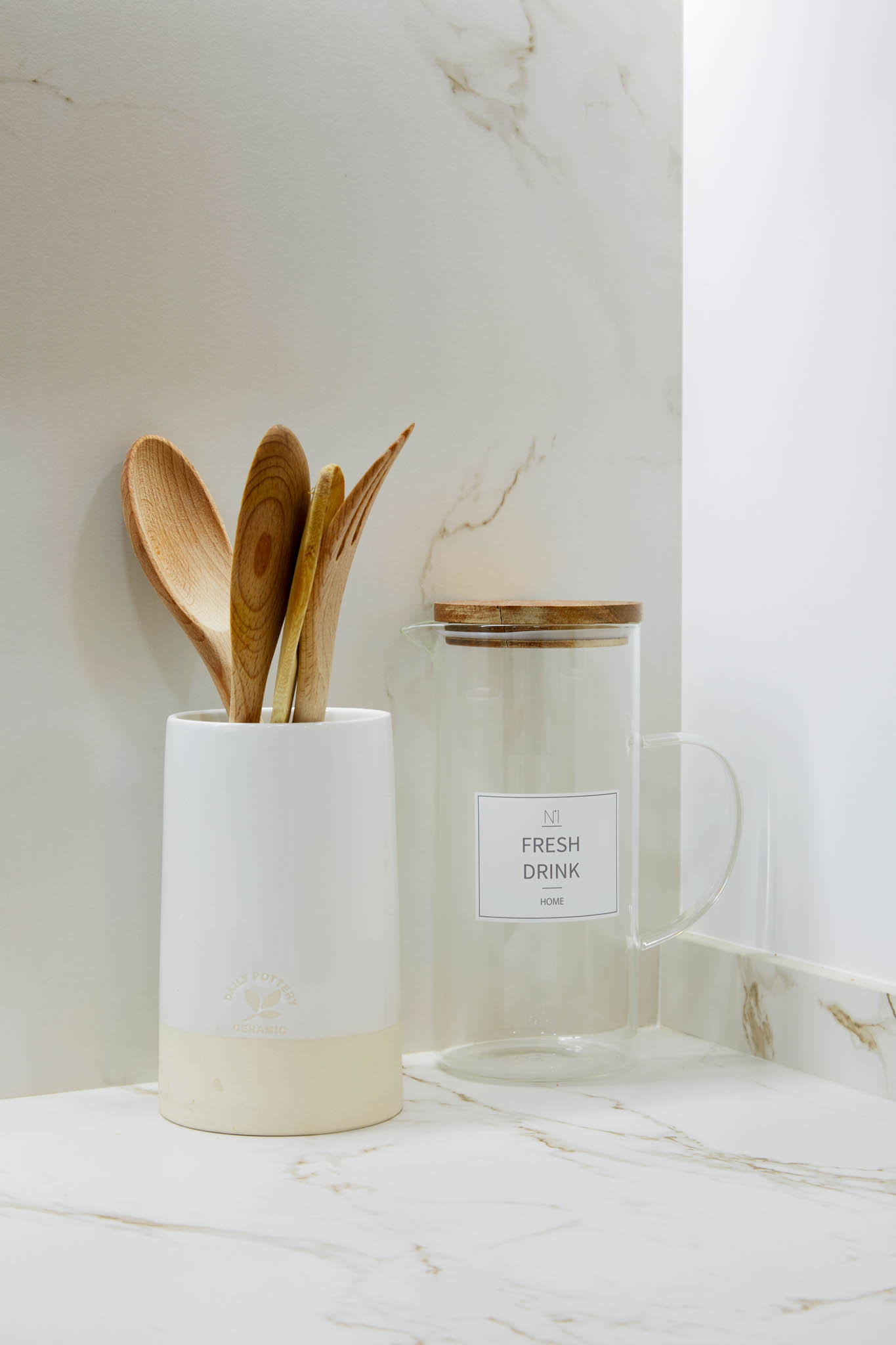 Image of Minimalist entryway
