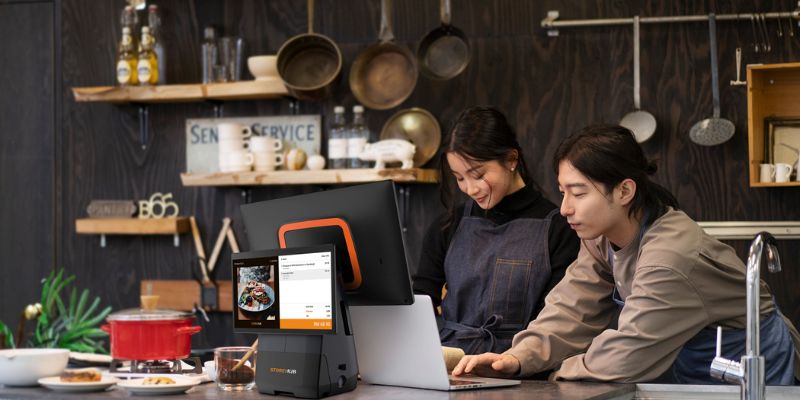 Malaysian restaurant owner using a StoreHub point-of-sale