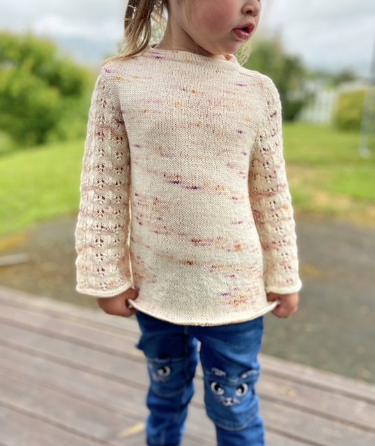 Eikebladbluse knitting pattern by Knittingforafriend