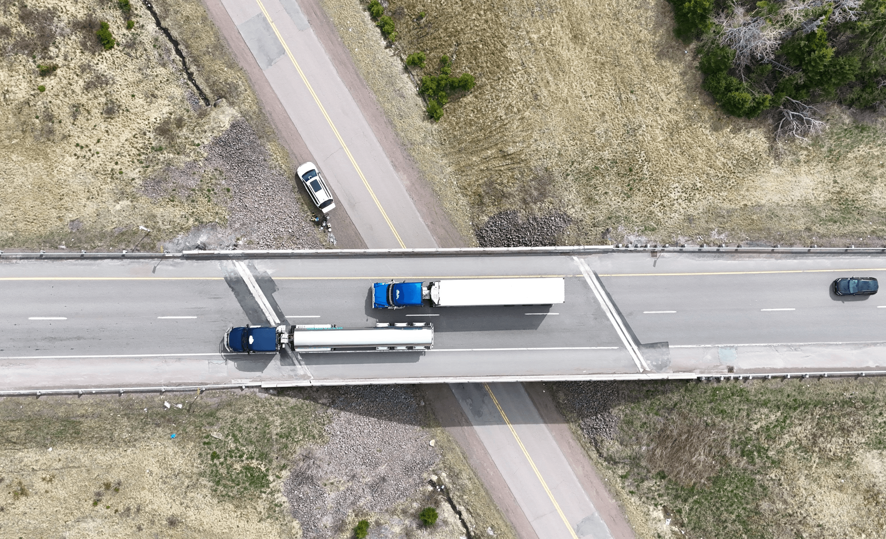 Dynamic picture of a cyclist riding downhill