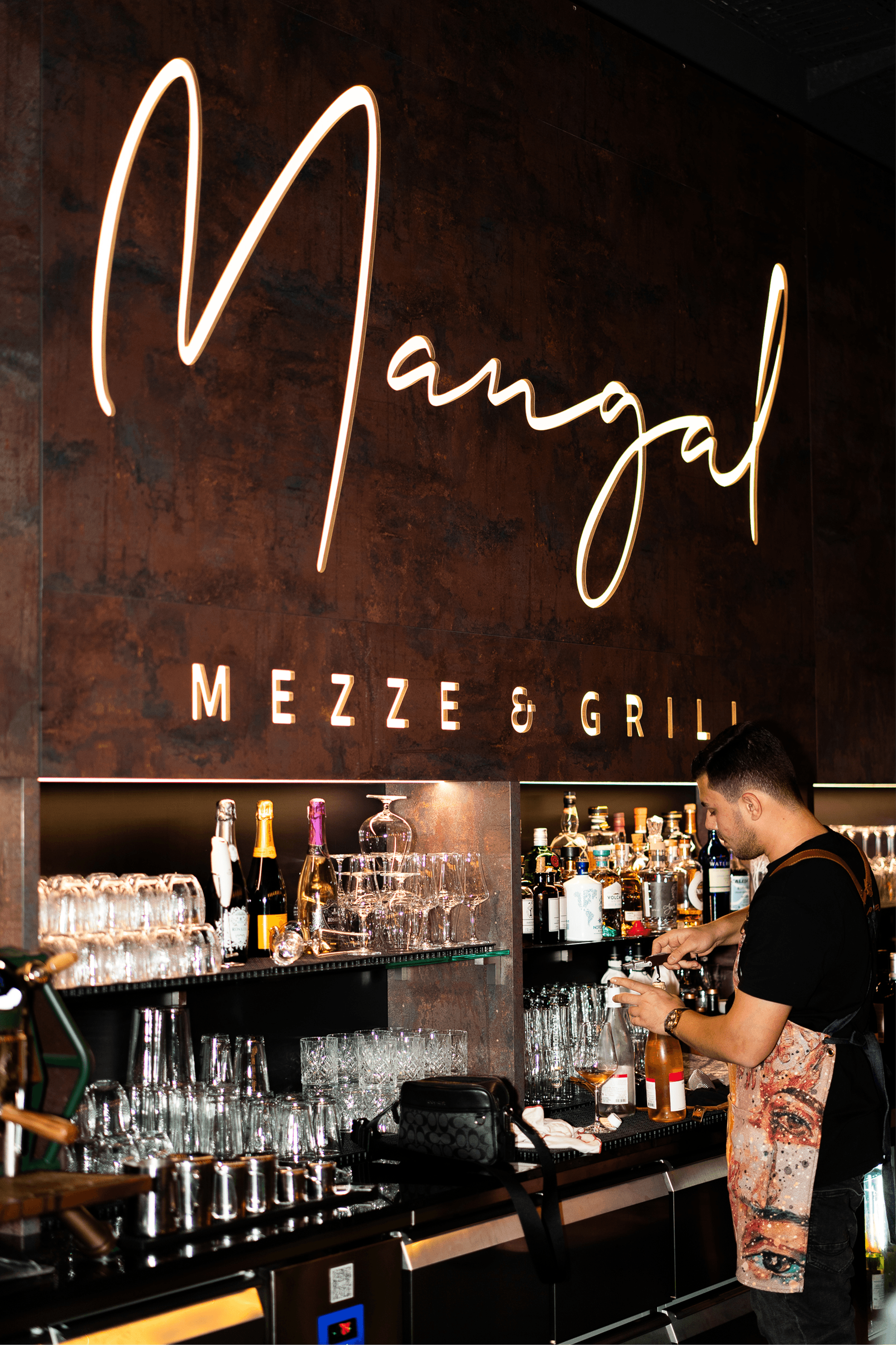 Mangal Mezze & Grill Berliner Promenade: türkische Küche, Sharing Dinner, Cocktails.
