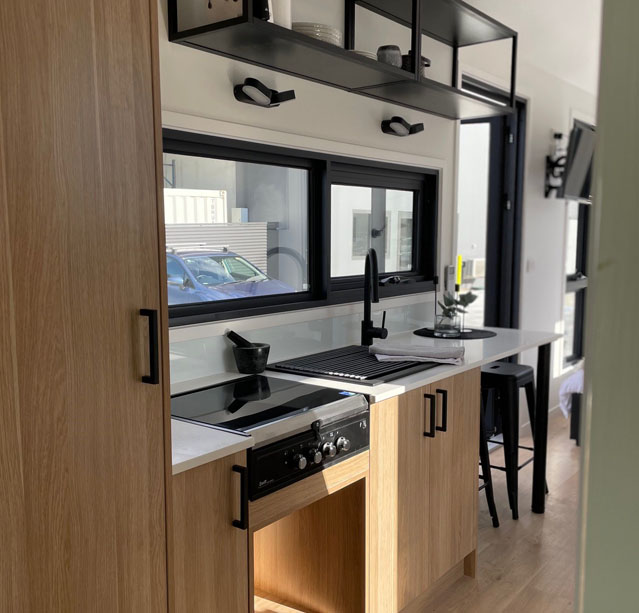 Medium Mini - Tas Mini. Kitchen layout with dining for 2
