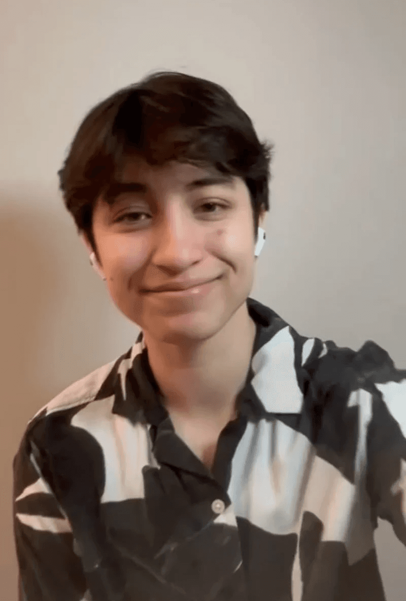 Die berufliche Sängerin und Schauspielerin Isabelle Flachsmann teilt ihr Feedback zur Stimmoptimierung im Bereich Musical und Pop durch Singers Evolution.