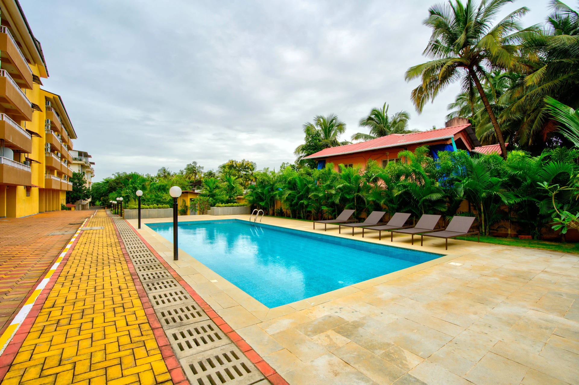 candolim goa secure villa booking online, candolim goa villas with jacuzzi availability, luxury villas candolim goa vs budget apartments for sale, best luxury villa in goa, private villa with pool