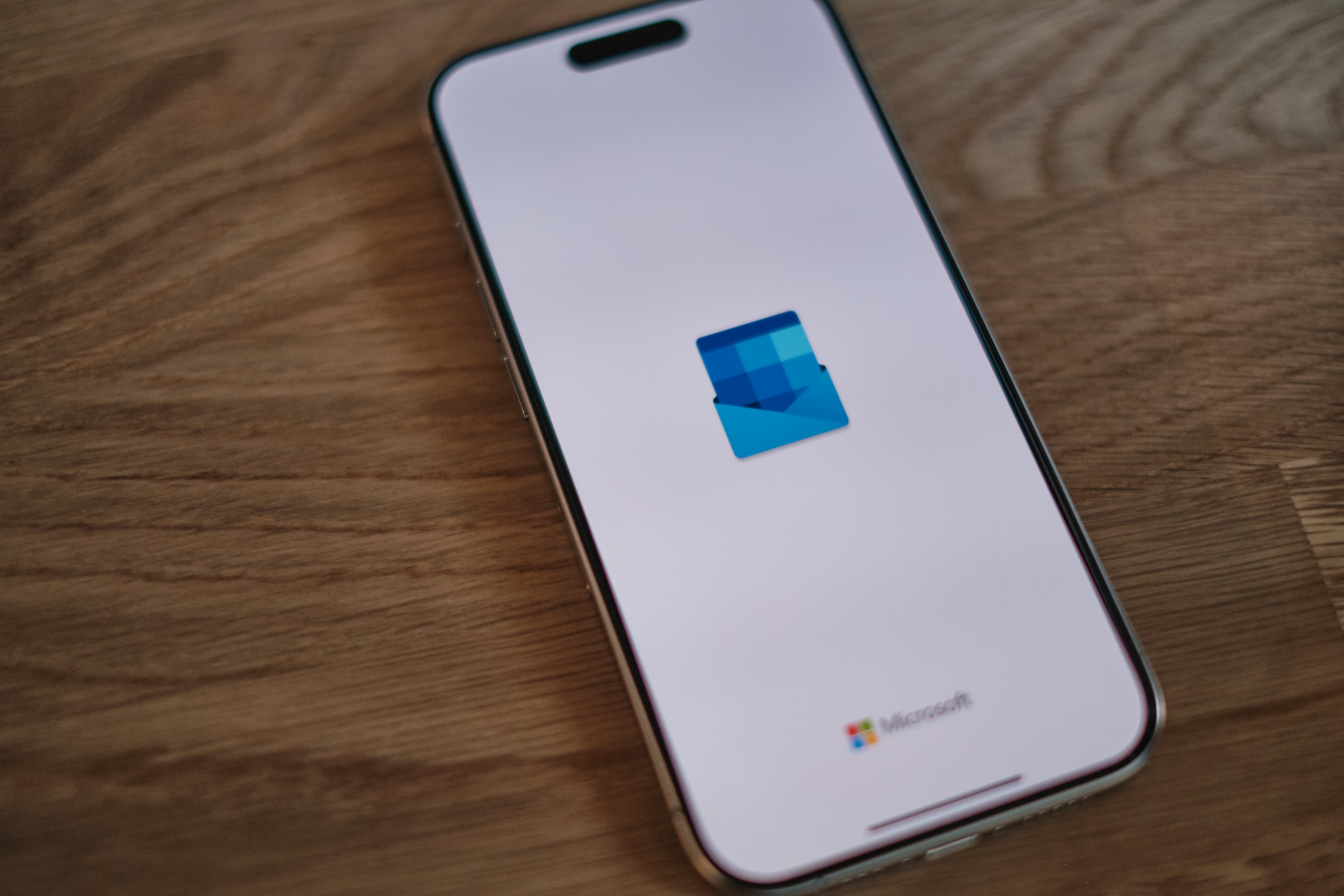 outlook email app - How to See if Someone Read Your Email on Outlook