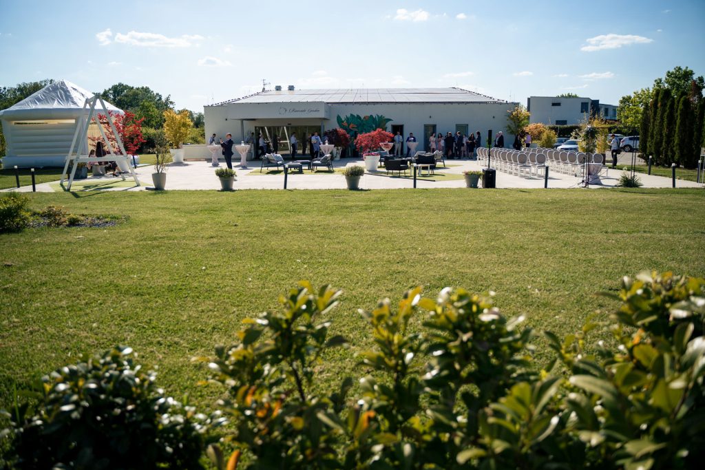 Riverside garden vjenčanja