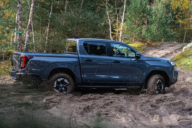 Toyota%20Hilux%20BEV