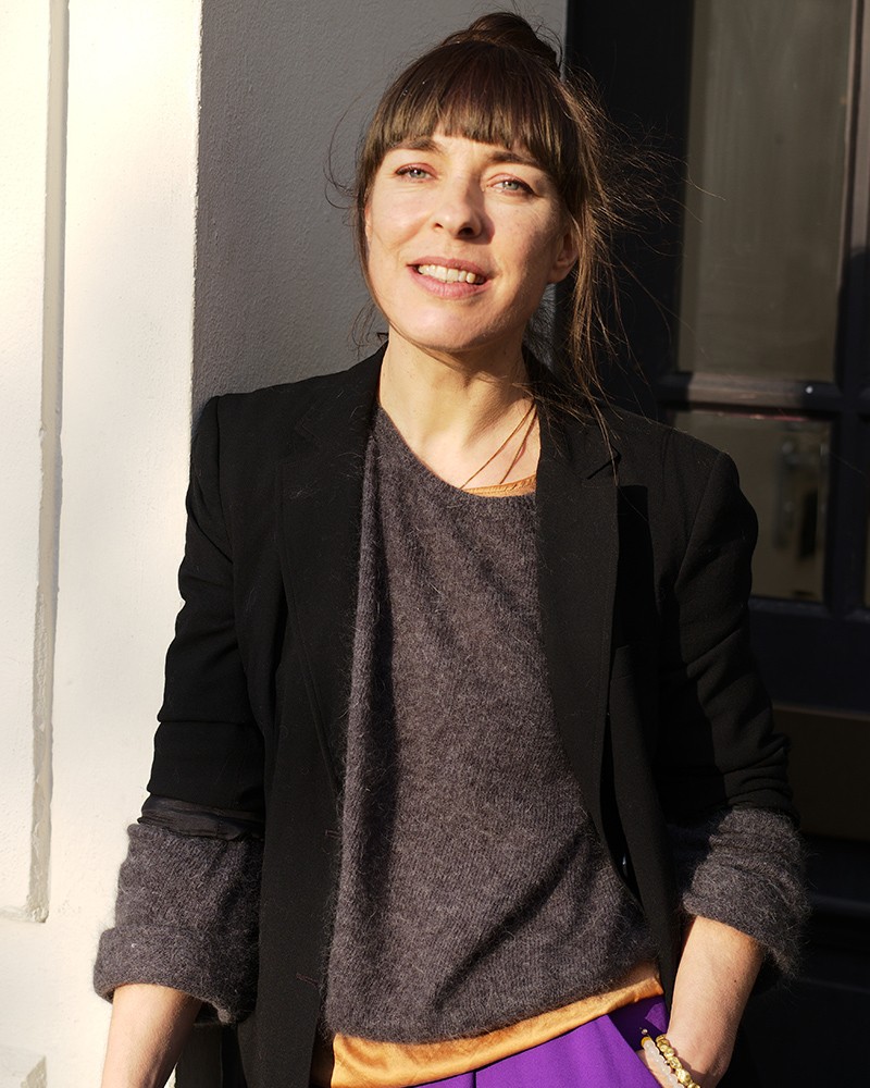 Ela Blueml sunny smaile