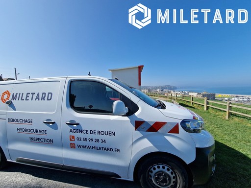 Camion Miletard Bord de mer