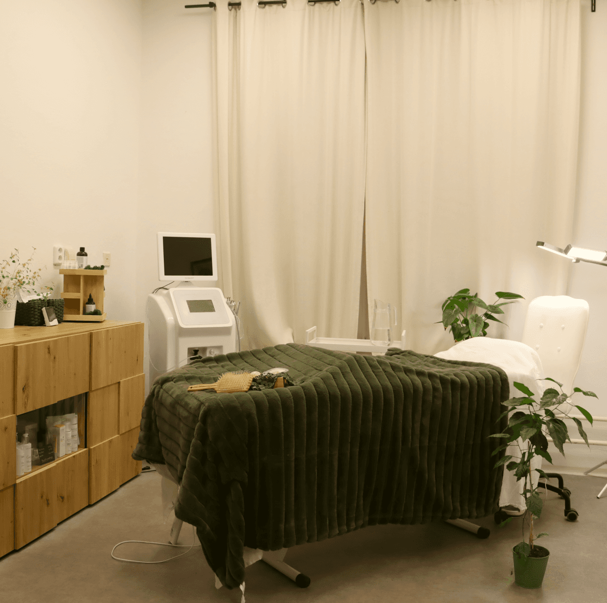 Prostor pro head spa ošetření s přírodní atmosférou