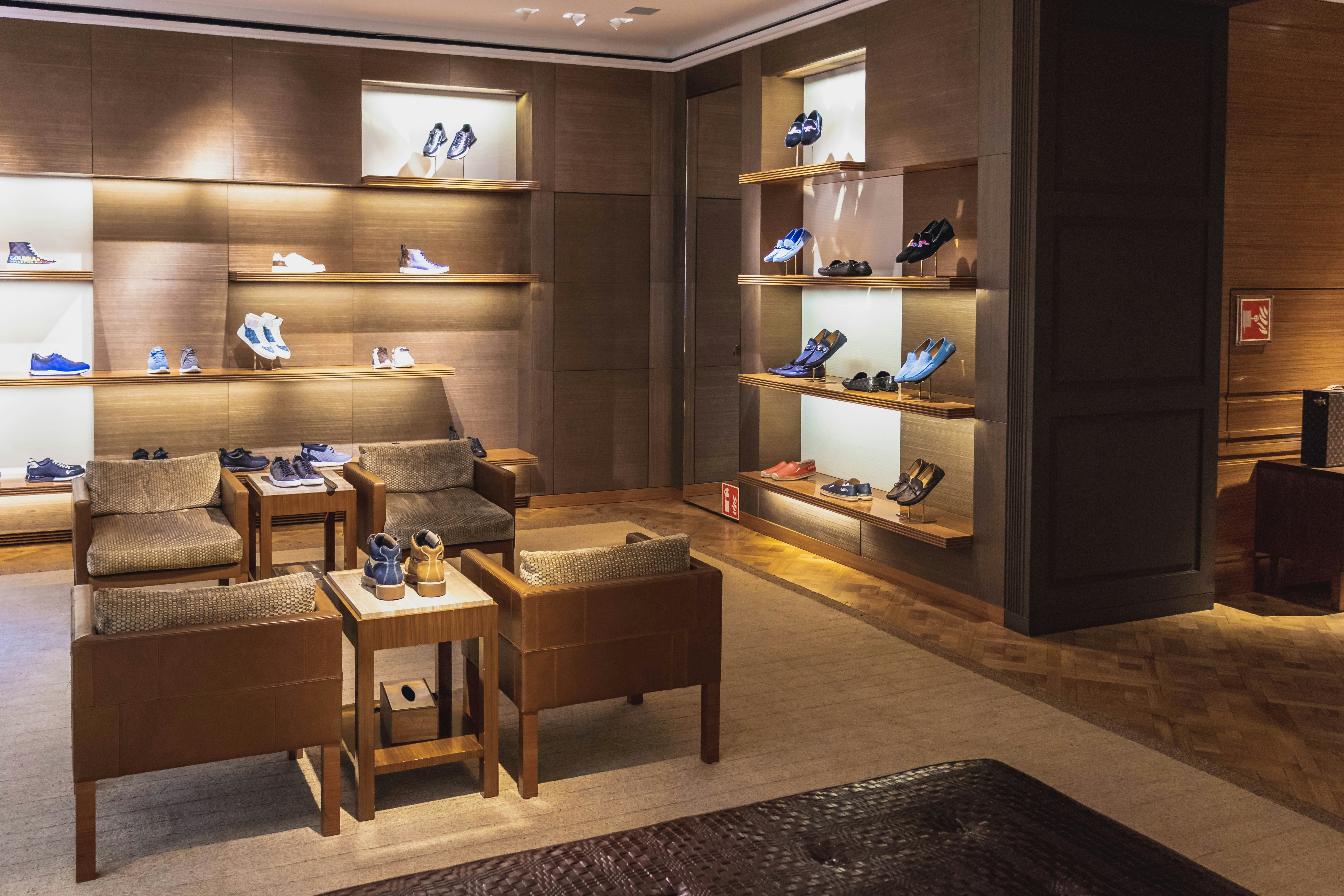 A stylish retail boutique interior using versatile Strawtown panels for custom, eco-friendly shopfitting.