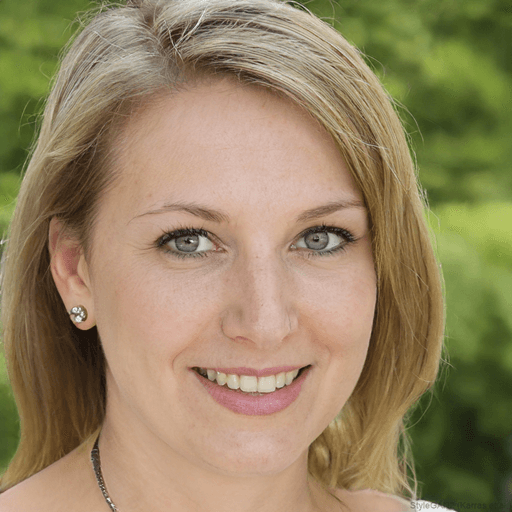 Client testimonial photo - Laura B.
