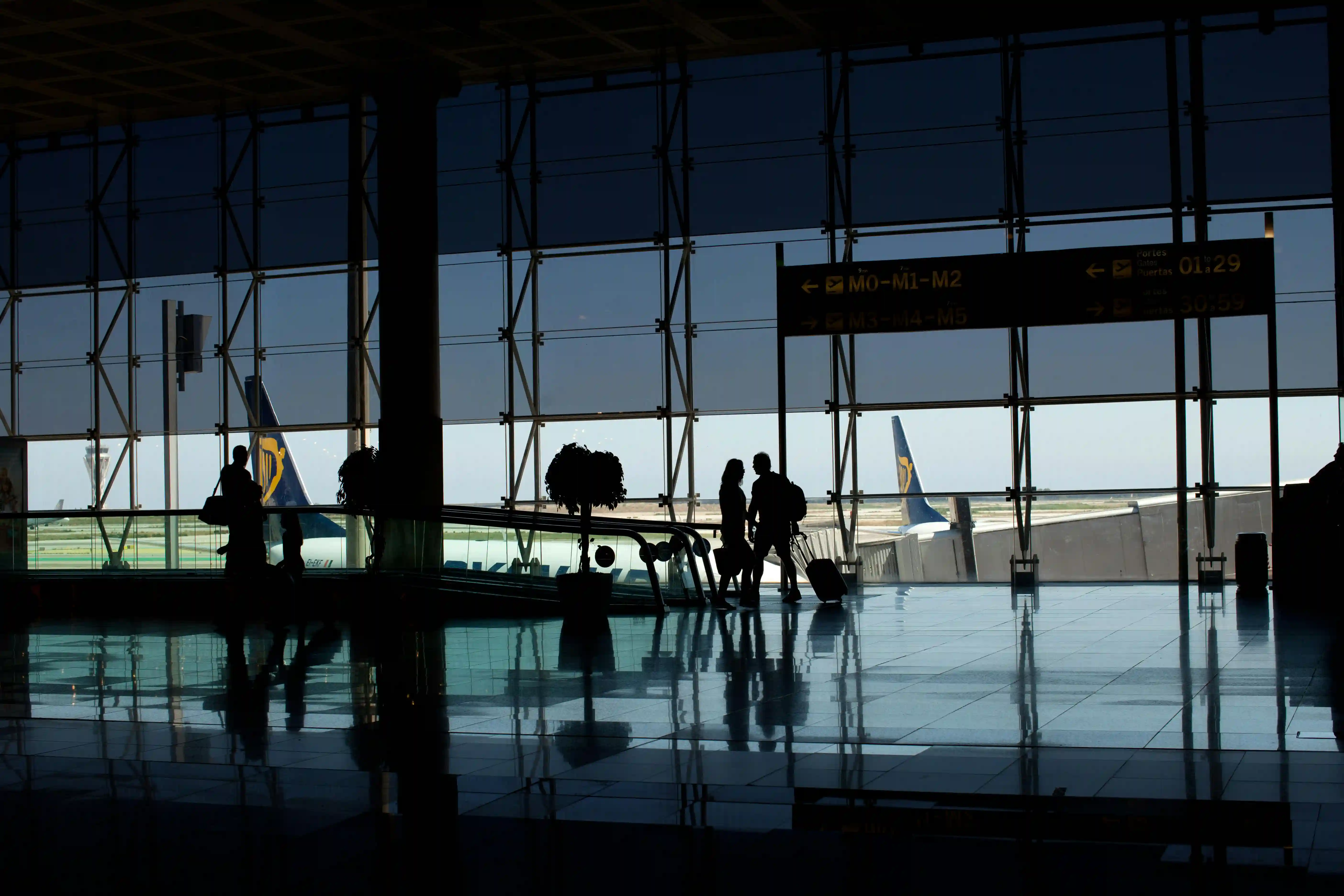 à l'intérieur d'un aéroport