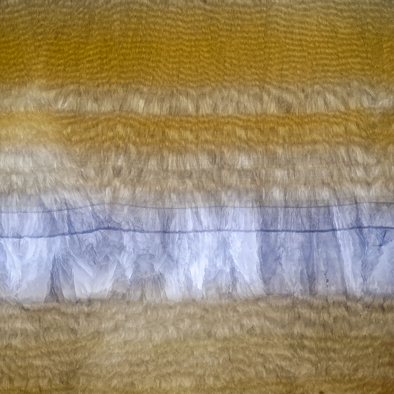 Striated Honey Onyx mit goldenen Schichten