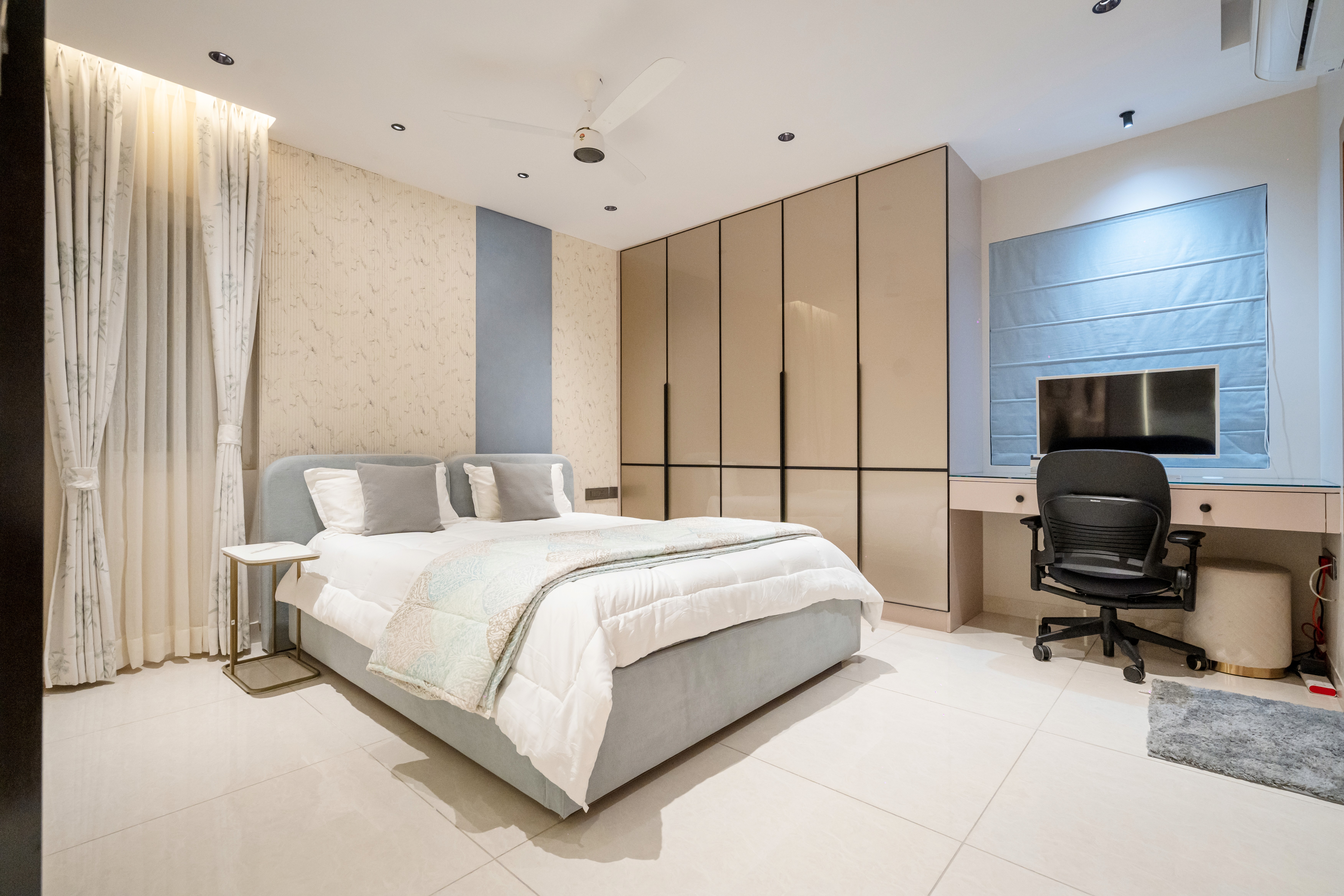 Aparna Zenith 8
