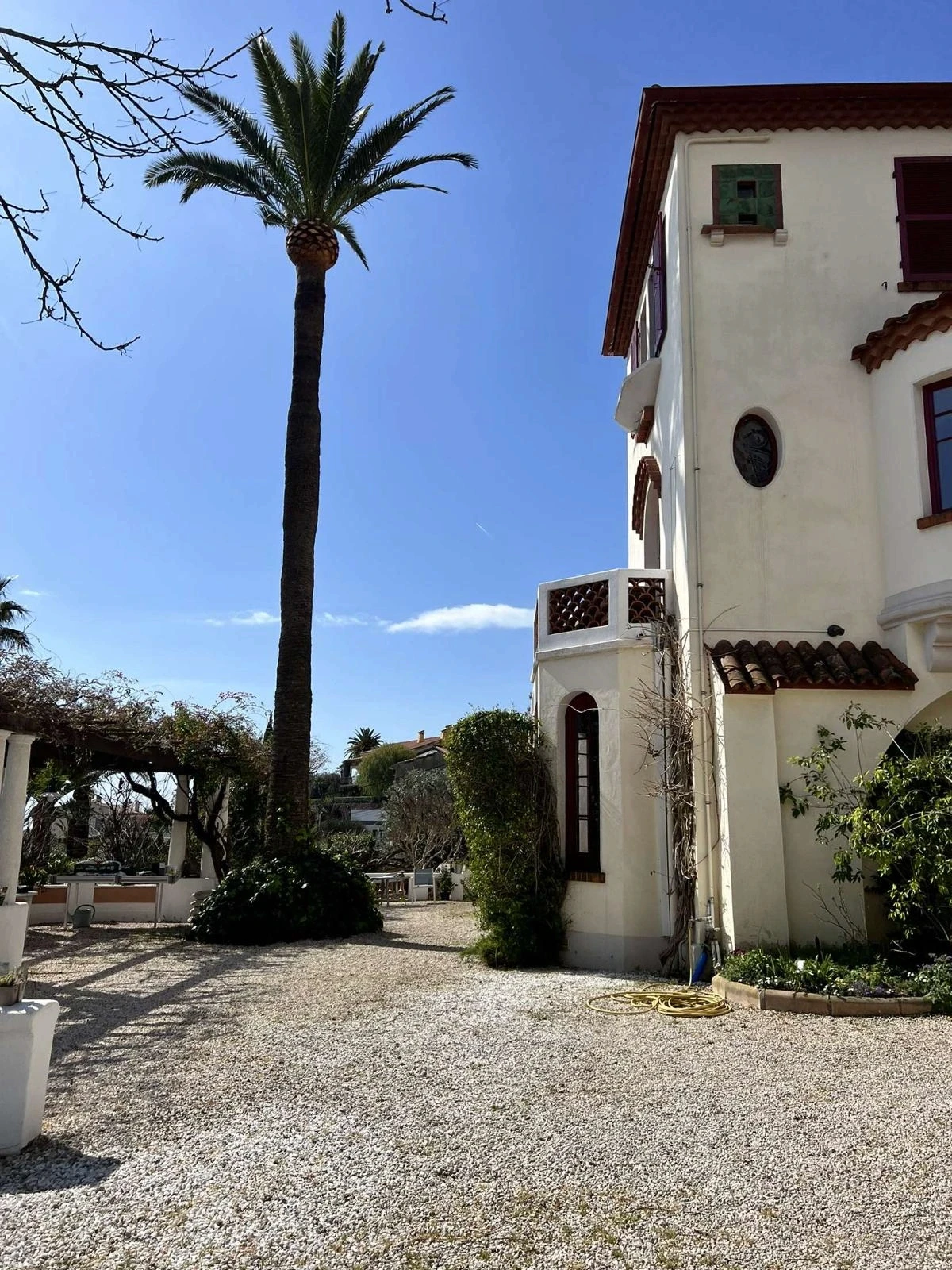 rafraichissement de façade de villa à Golfe-Juan
