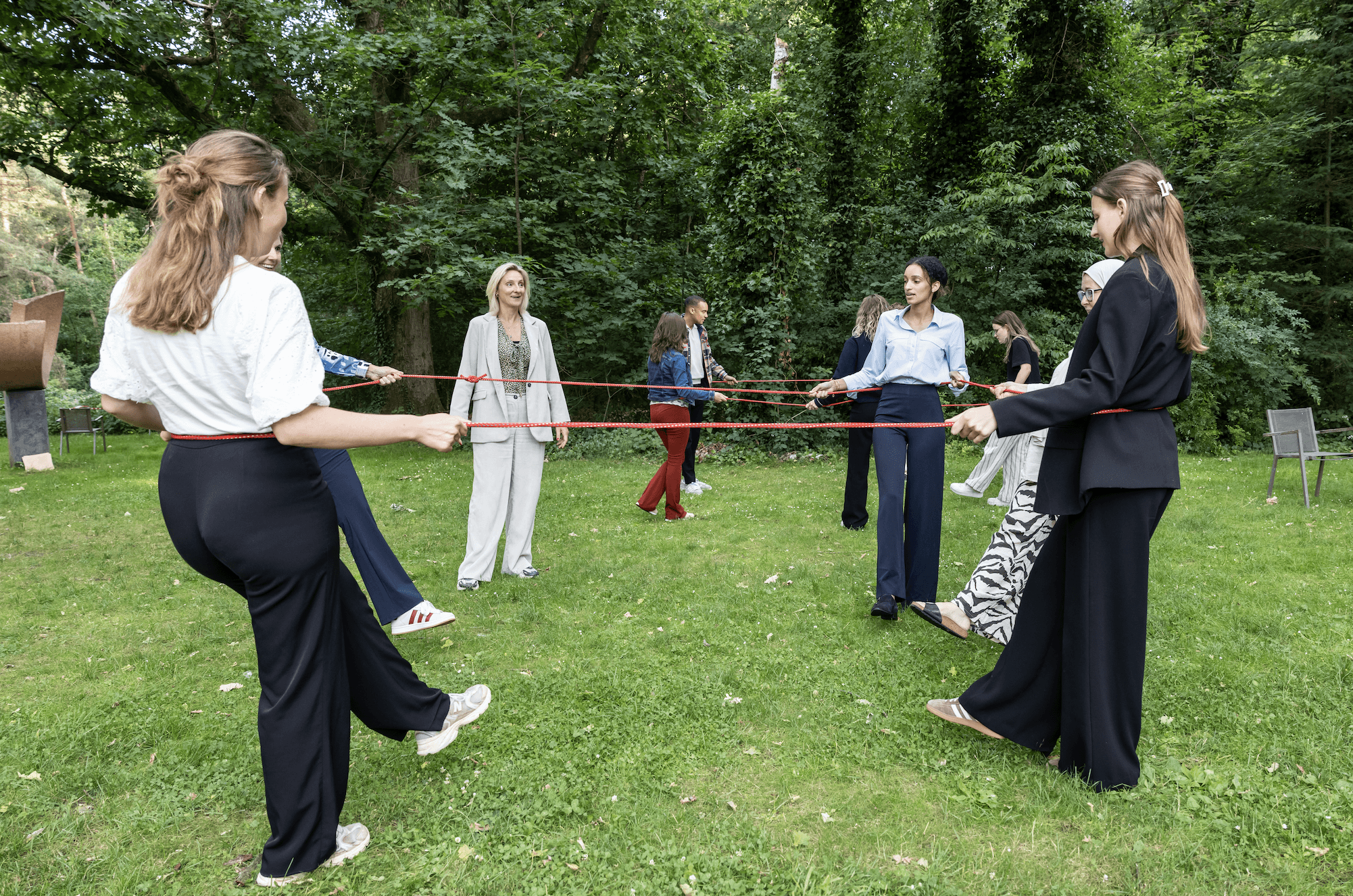 Bovenaanzicht groep in kring